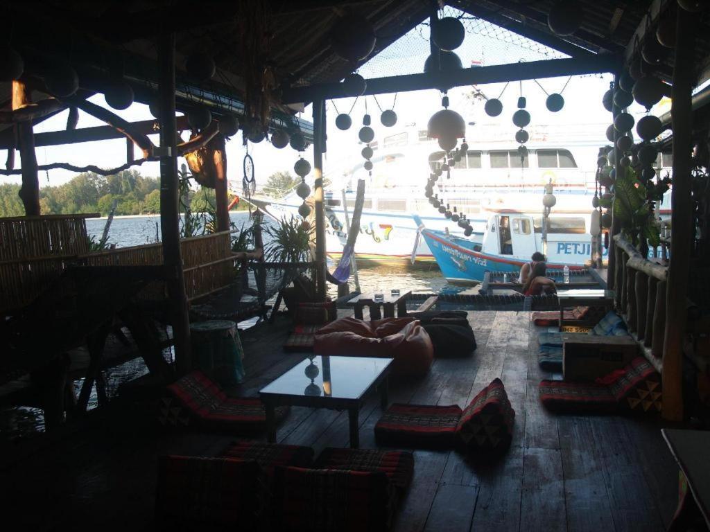 Peacock Hostel Koh Lanta Exterior foto