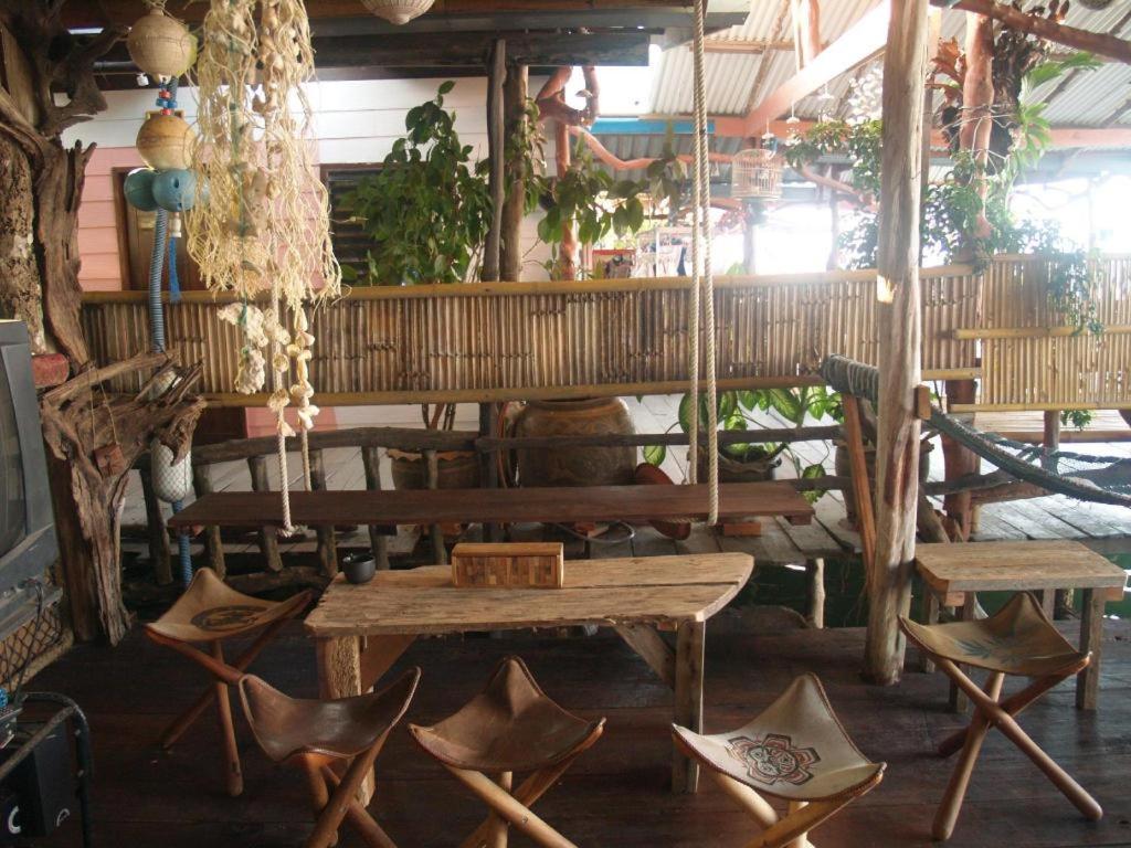 Peacock Hostel Koh Lanta Exterior foto