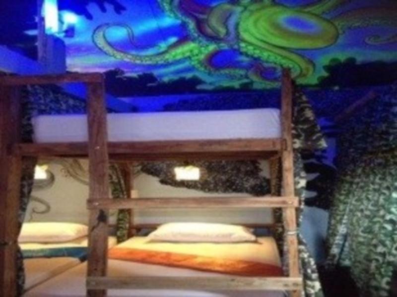 Peacock Hostel Koh Lanta Exterior foto
