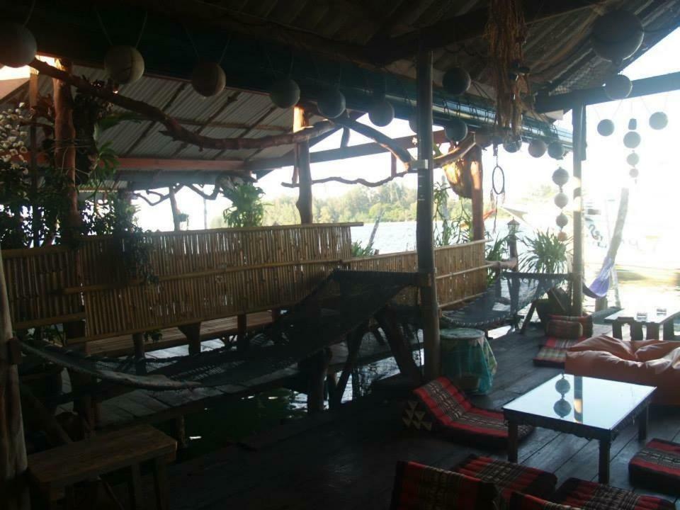 Peacock Hostel Koh Lanta Exterior foto